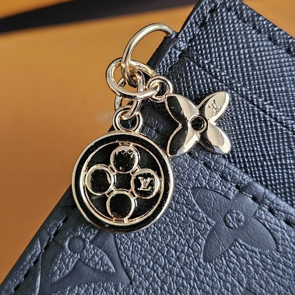 Louis Vuitton Monogram Black Card Holder with Gold Charm - Picture 2 of 2
